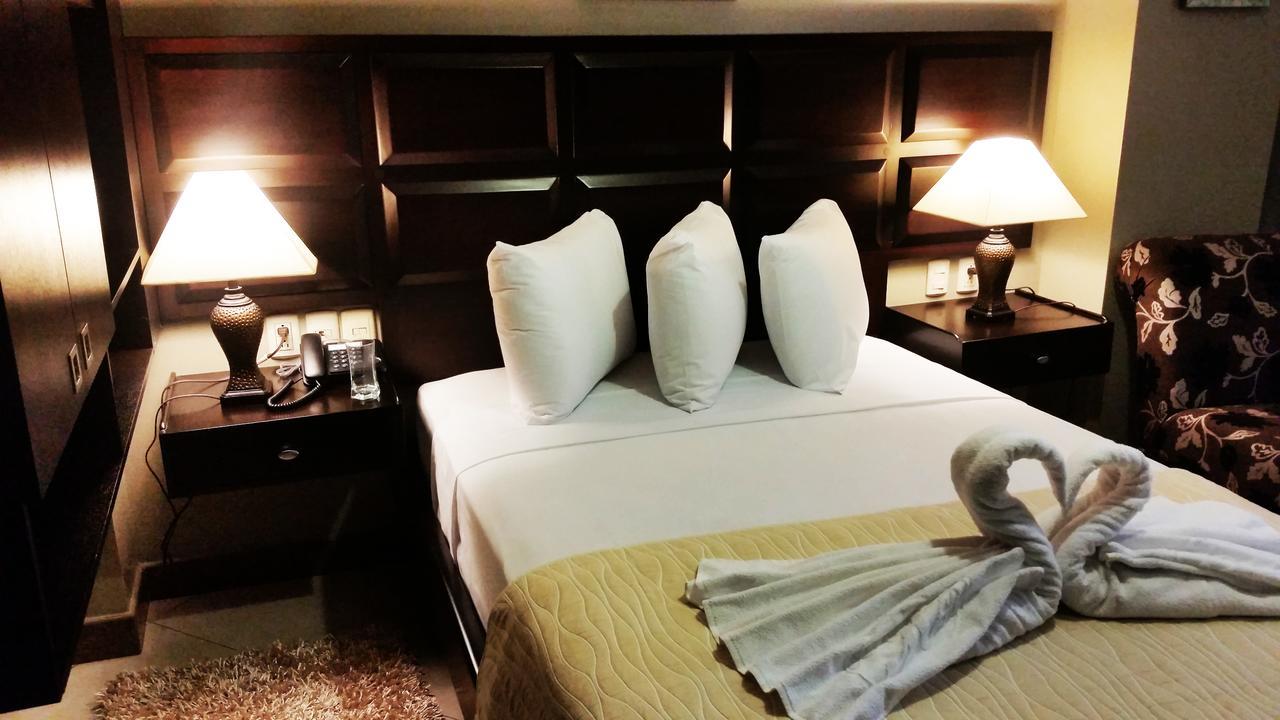 Atlantic Blue Hotel 瓜亚基尔 外观 照片