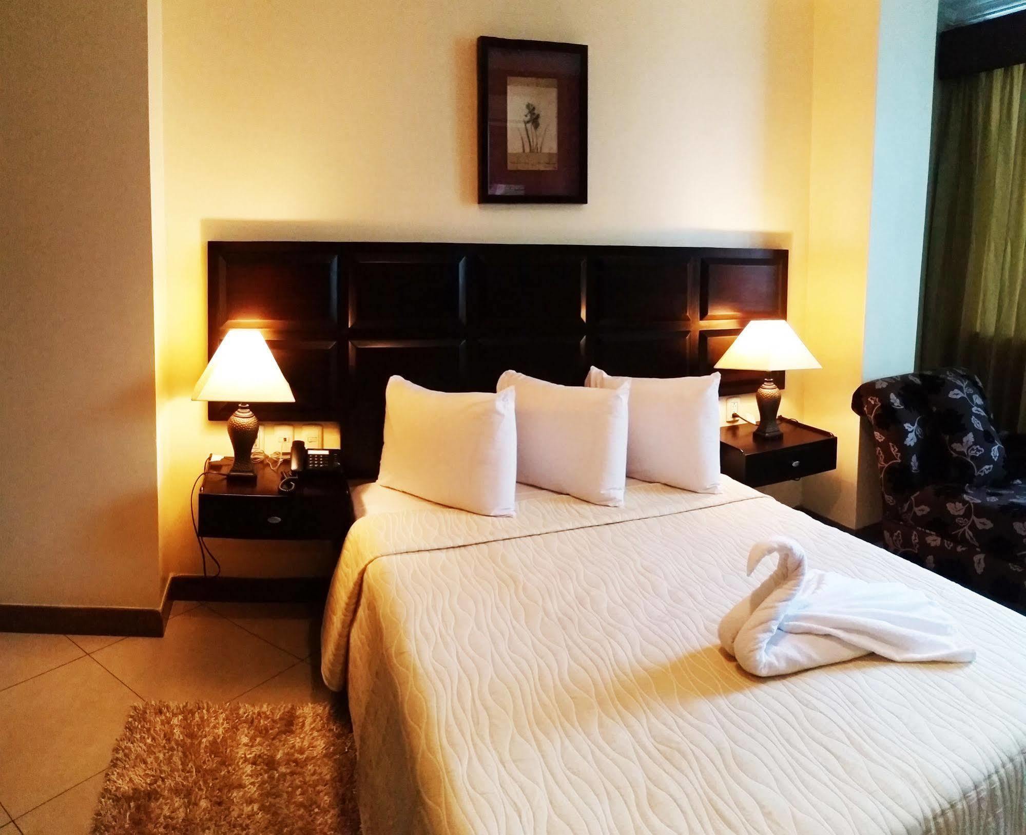 Atlantic Blue Hotel 瓜亚基尔 外观 照片