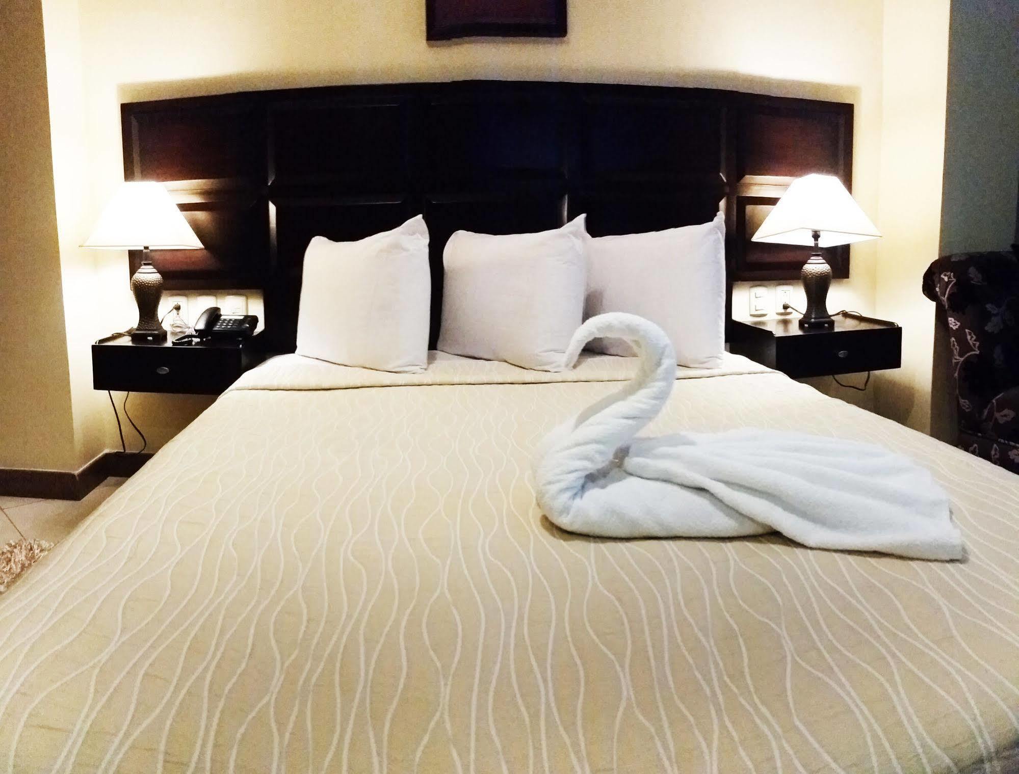Atlantic Blue Hotel 瓜亚基尔 外观 照片